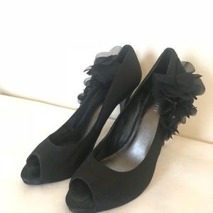 [Nine West] Satin Peep Toe Heels