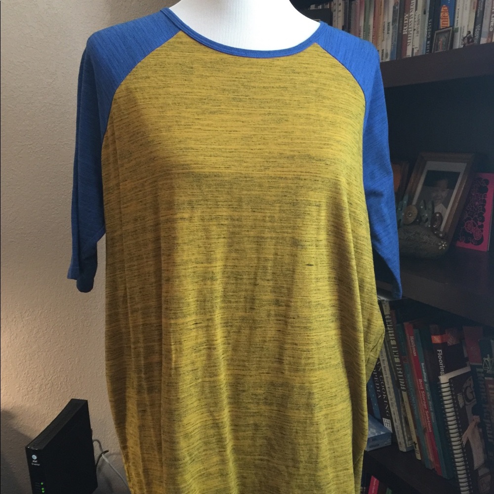 EUC LuLaRoe Irma. Size S