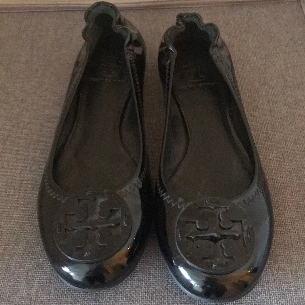 Patent black Minnie Tory Burch flats