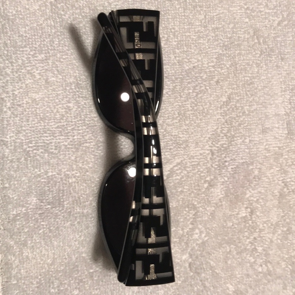 Fendi Sunglasses - Picture 2 of 8