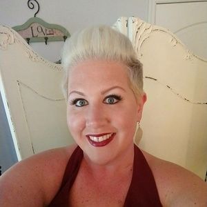 Meet your Posher, Lindsey