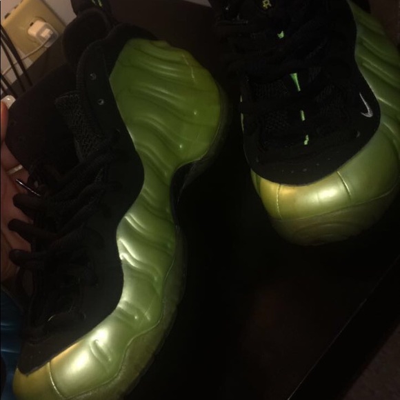 Electric blue Foams sz 12