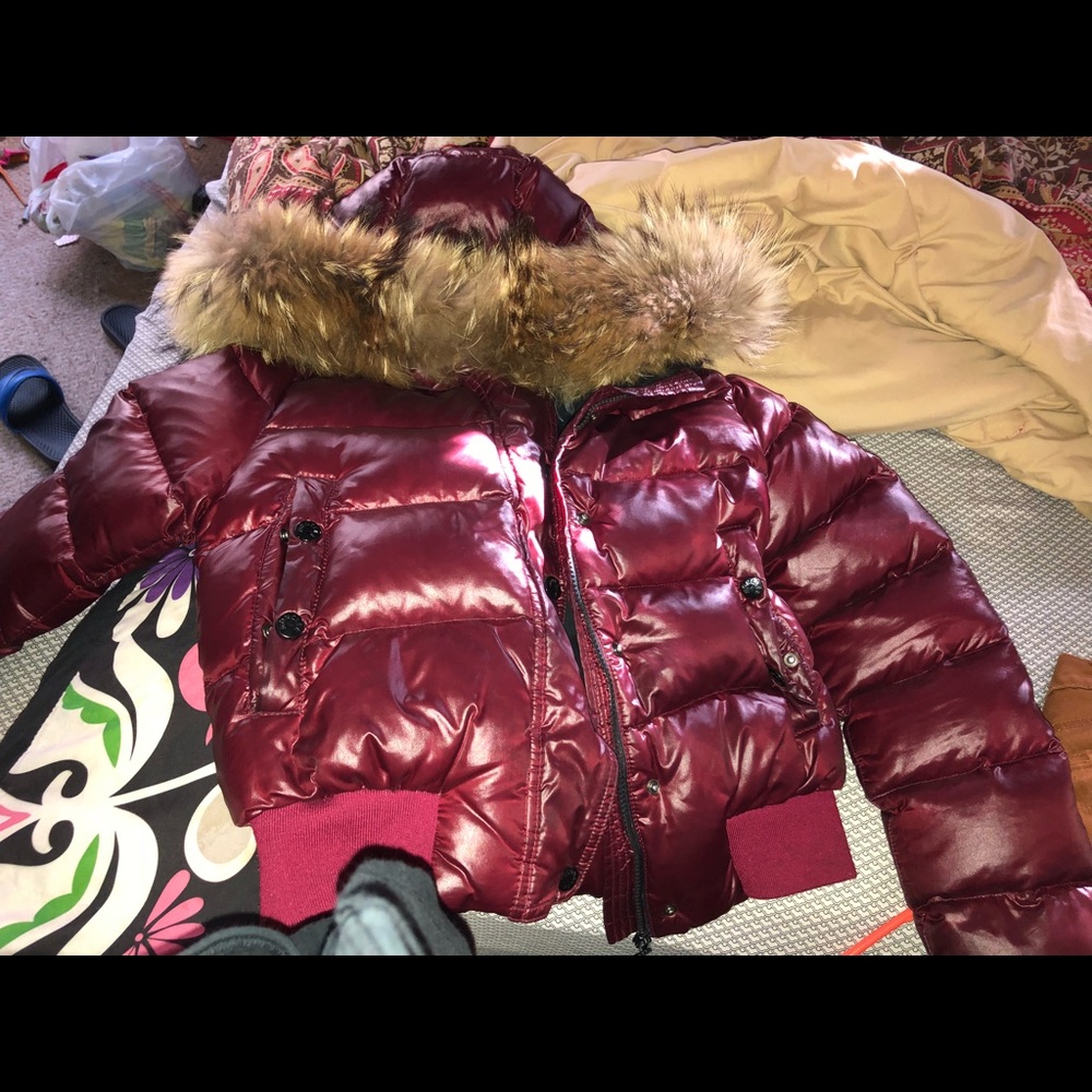 Girls MONCLER coat broken zipper -$50