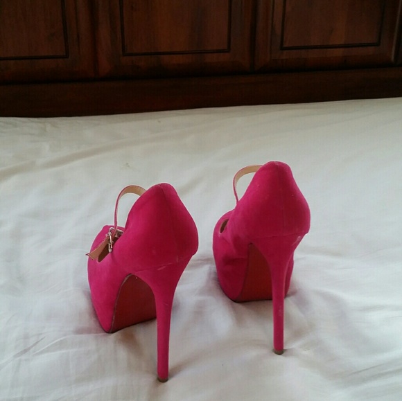 Shoes - Picture 2 of 3