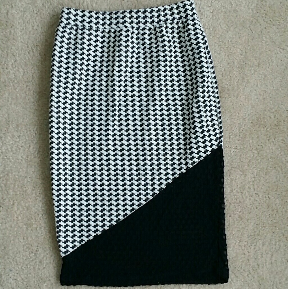 Houndstooth Midi Skirt