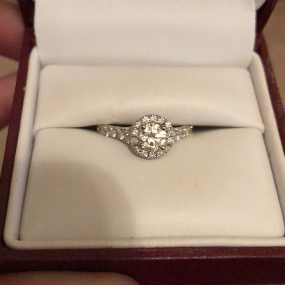 1 CTW engagement ring - Picture 2 of 7