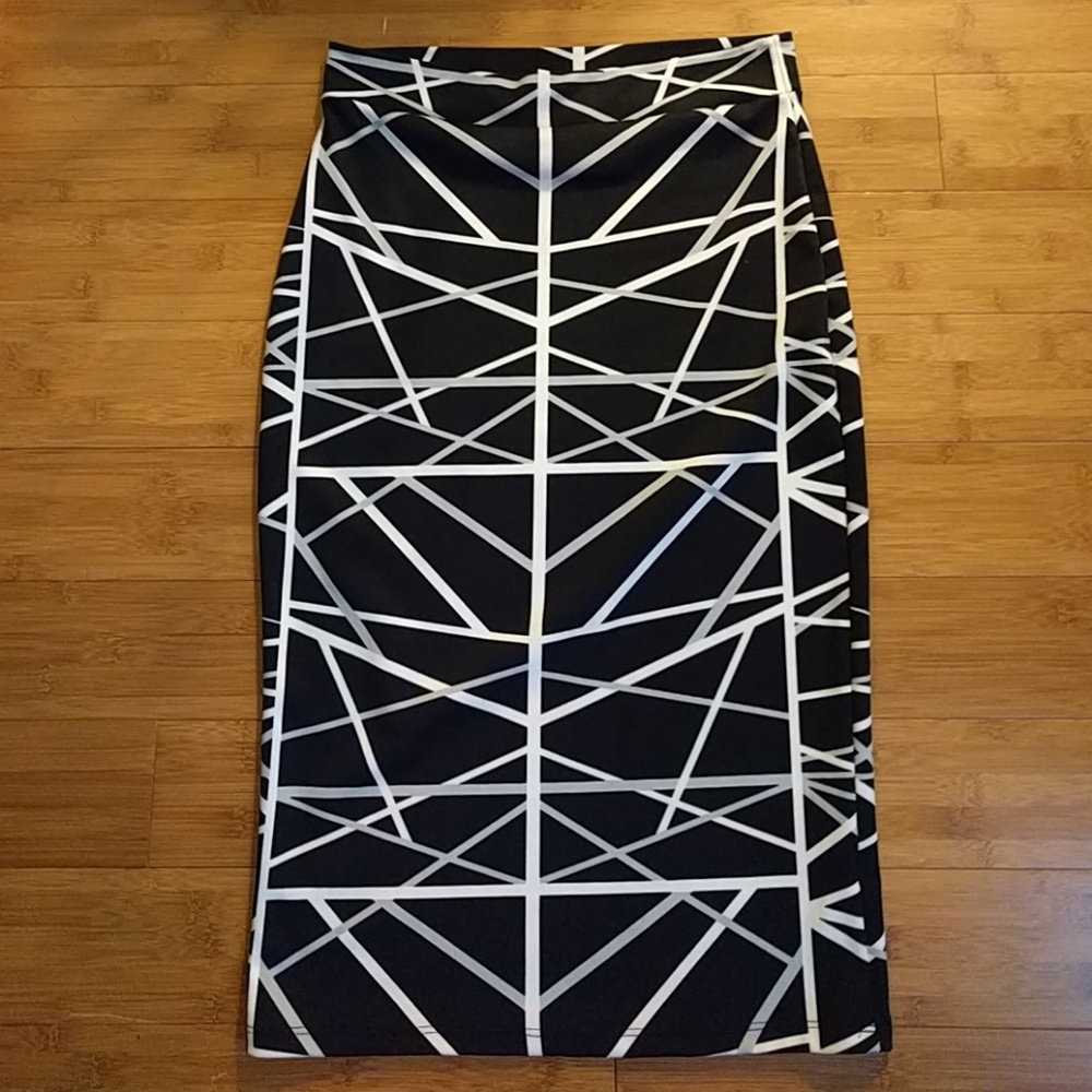 PRICE DROP! Printed midi pencil skirt - Pixley