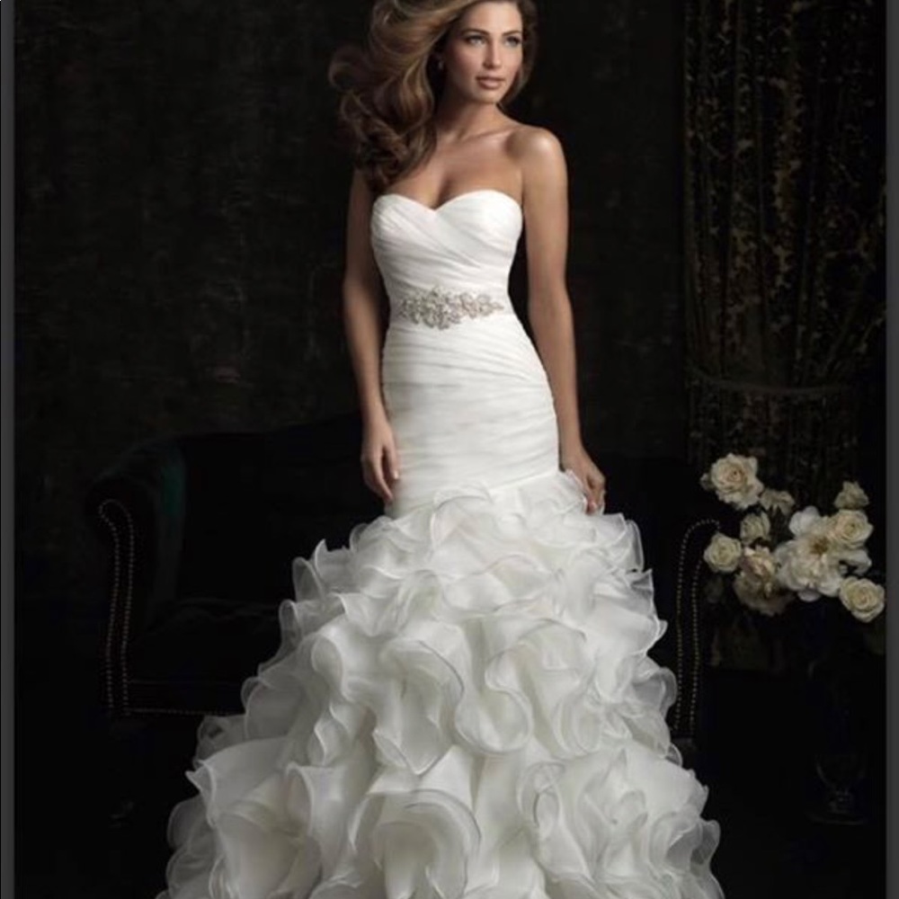 Brand New With Tags Size 12 Allure Bridal Gown
