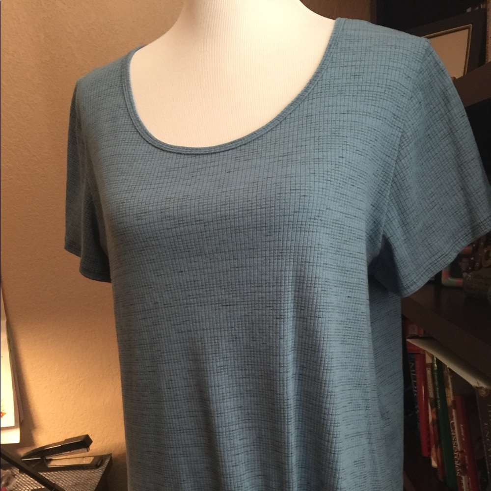 LuLaRoe Classic Tee. Size 2XL in EUC