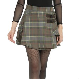 NWT Outlander Collection Fraser Clan kilt skirt M