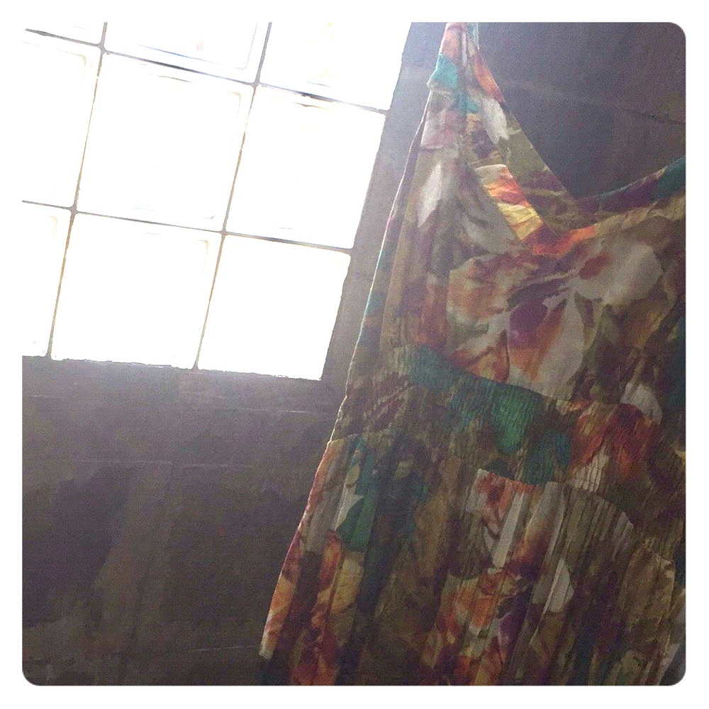 ❤️Gently Used Floral Maxi Dress ❤️