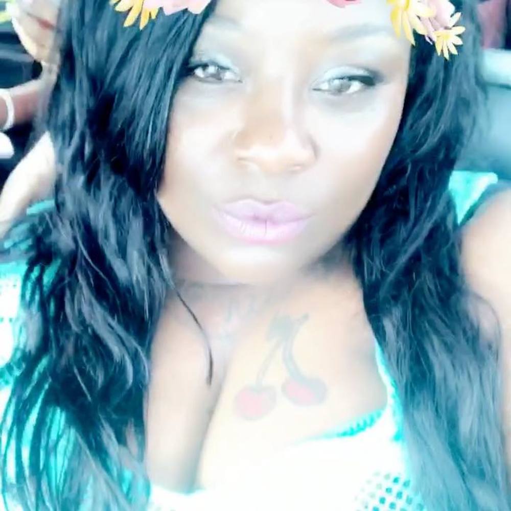 Meet your Posher, Felicia