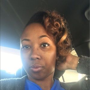 Meet your Posher, Carla