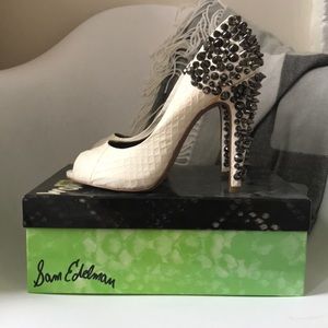 Sam Edelman Lorissa Heel.
