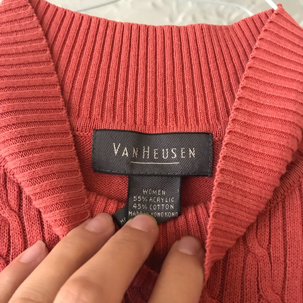 ‘90s VAN HEUSEN TURTLE NECK IN PEACH