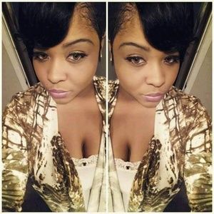 Meet your Posher, April