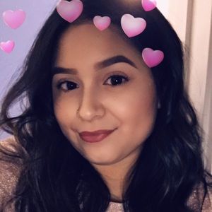 Meet your Posher, Stephany