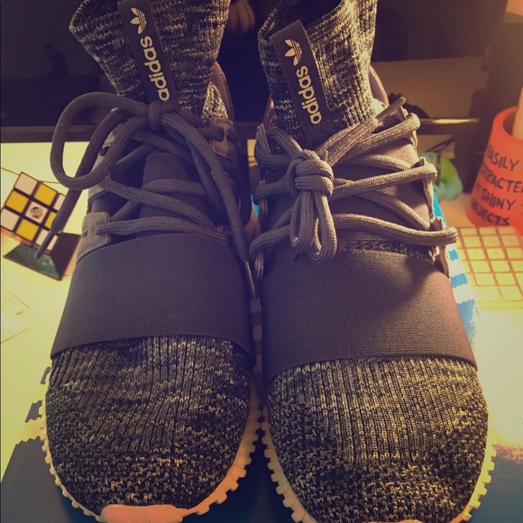 DS BRAND NEW adidas tubular doom primeknit sz 8.5 - Picture 1 of 7