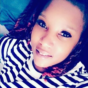 Meet your Posher, Ebony