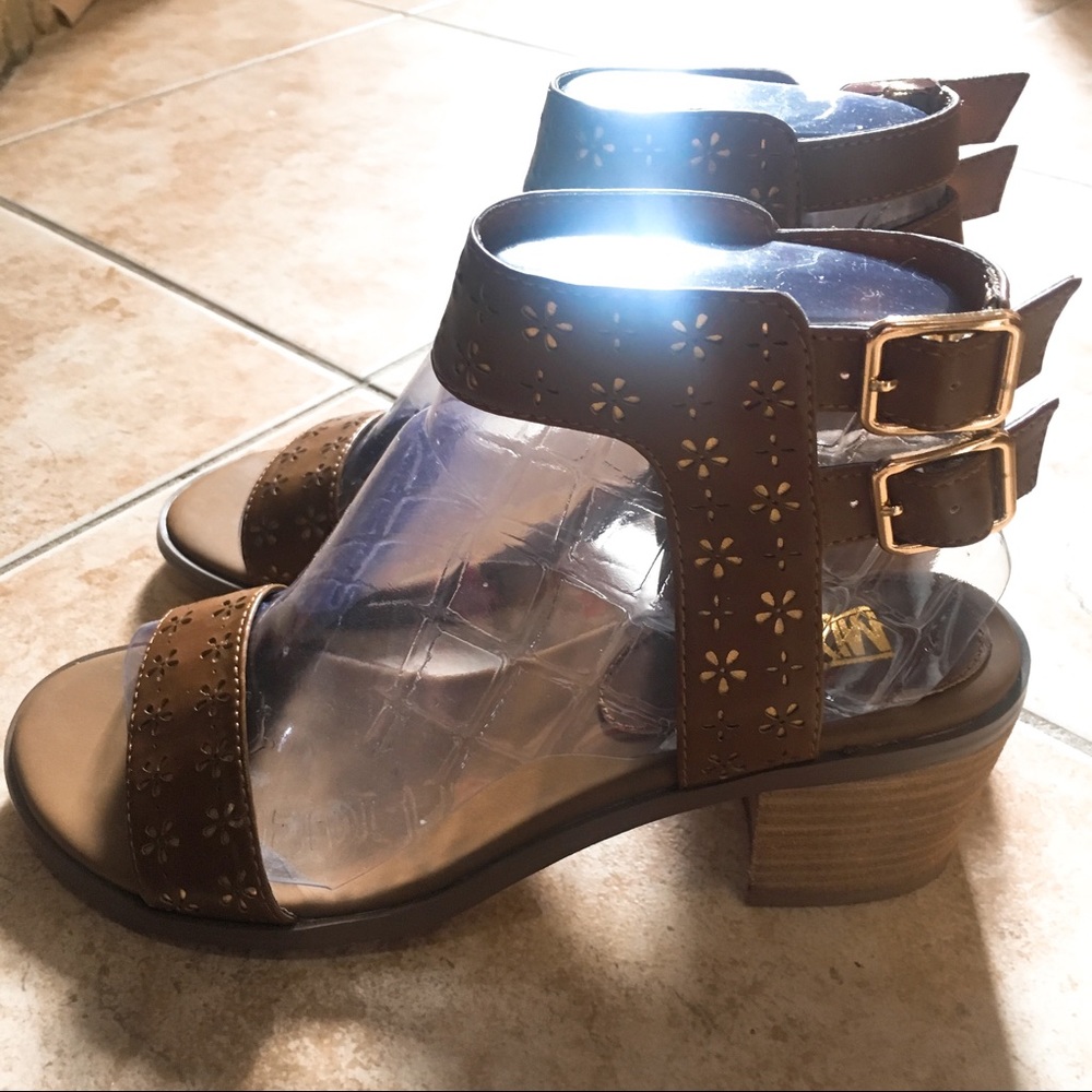 floral Sandals (brown)