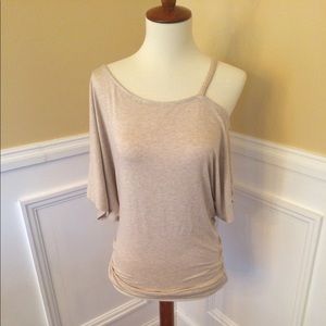 ✨New Never Worn✨Ella Moss off the shoulder top