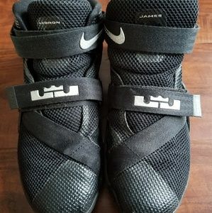 Lebron James Gym shoes