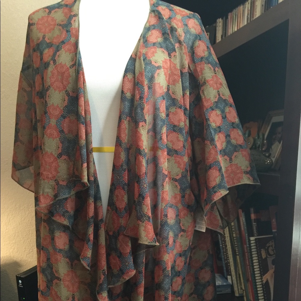 NWT LuLaRoe Monroe with black fringe.