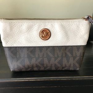 Authentic Michael Kors wristlet