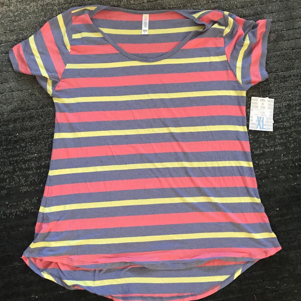NWT LuLaRoe Classic Tee size XL