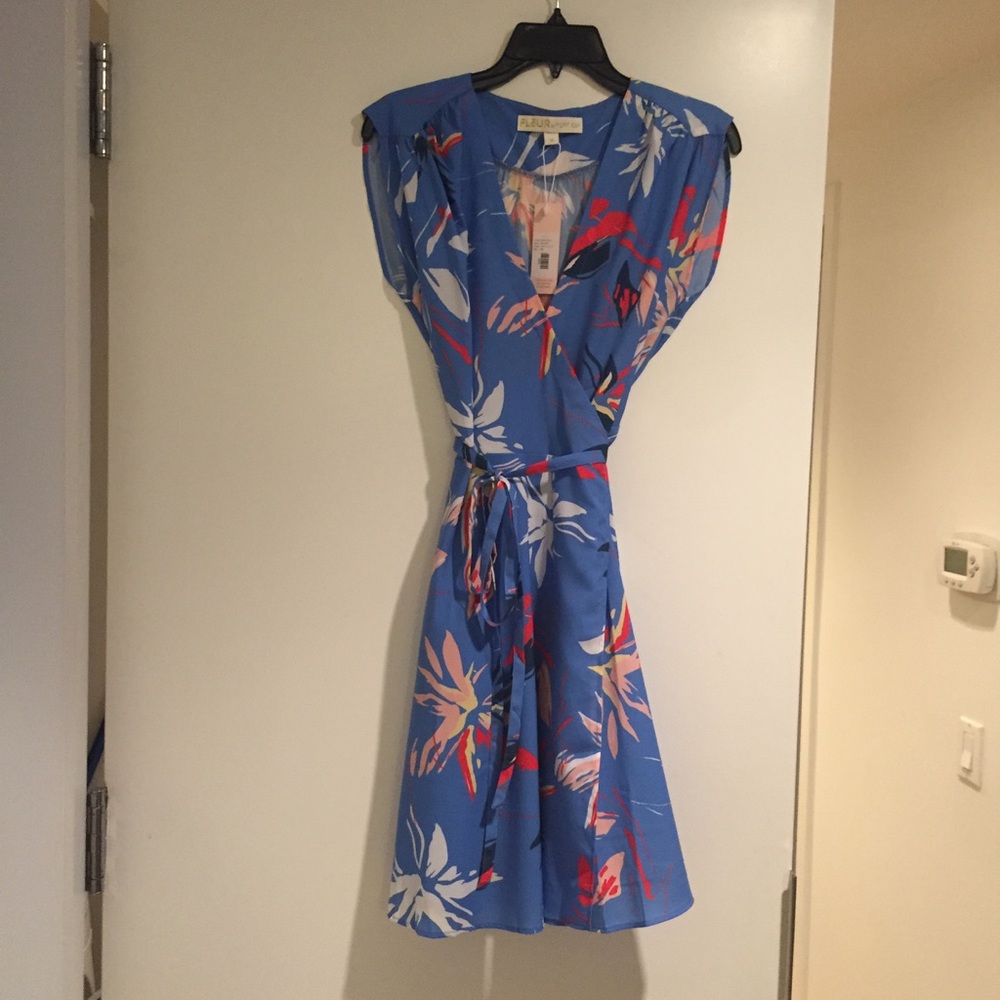 SOLD Yumi Kim Floral Wrap Dress M 6 - Picture 3 of 3