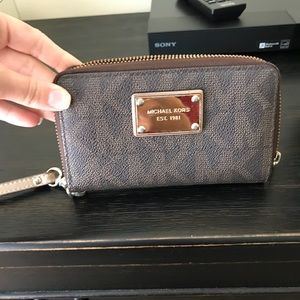 Authentic Michael Kors Wallet!