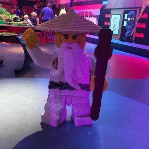 Meet your Posher, Flora