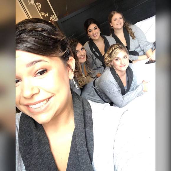 Meet your Posher, Danielle - Picture 1 of 1