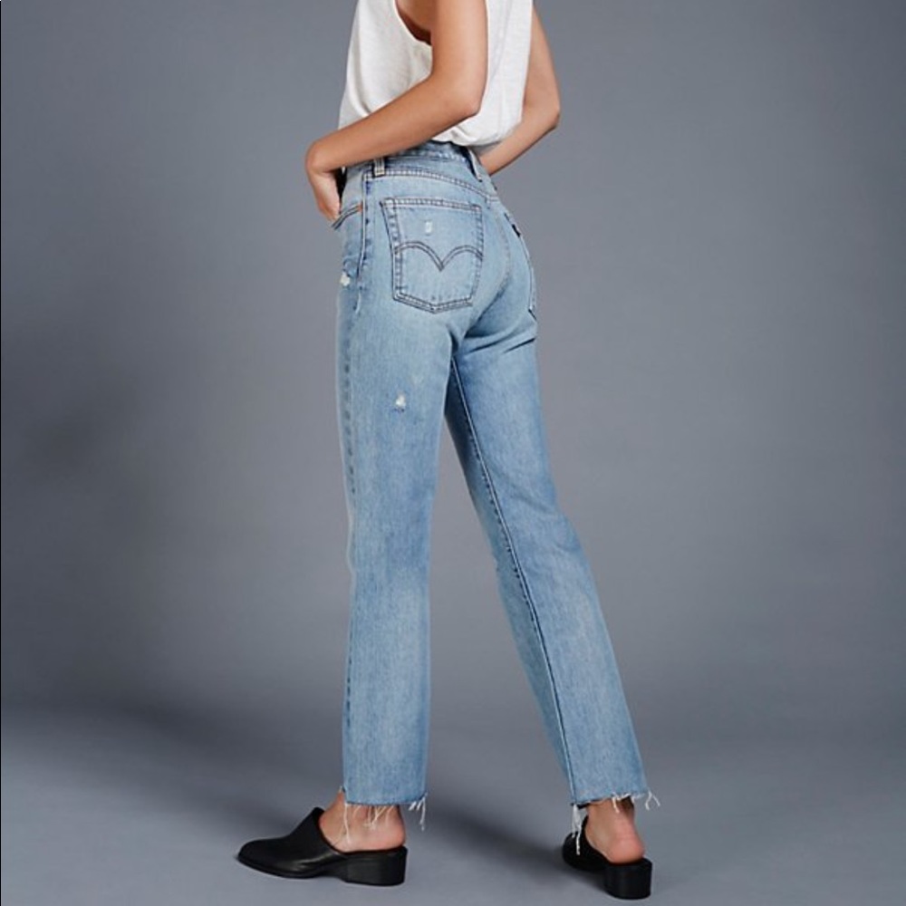 Levi's Kick Flare NWT Medium Wash Crop Ankle 💕