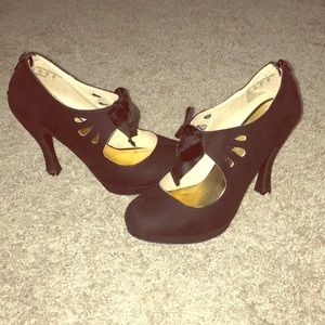 BONGO Black Heels With Bow Tie