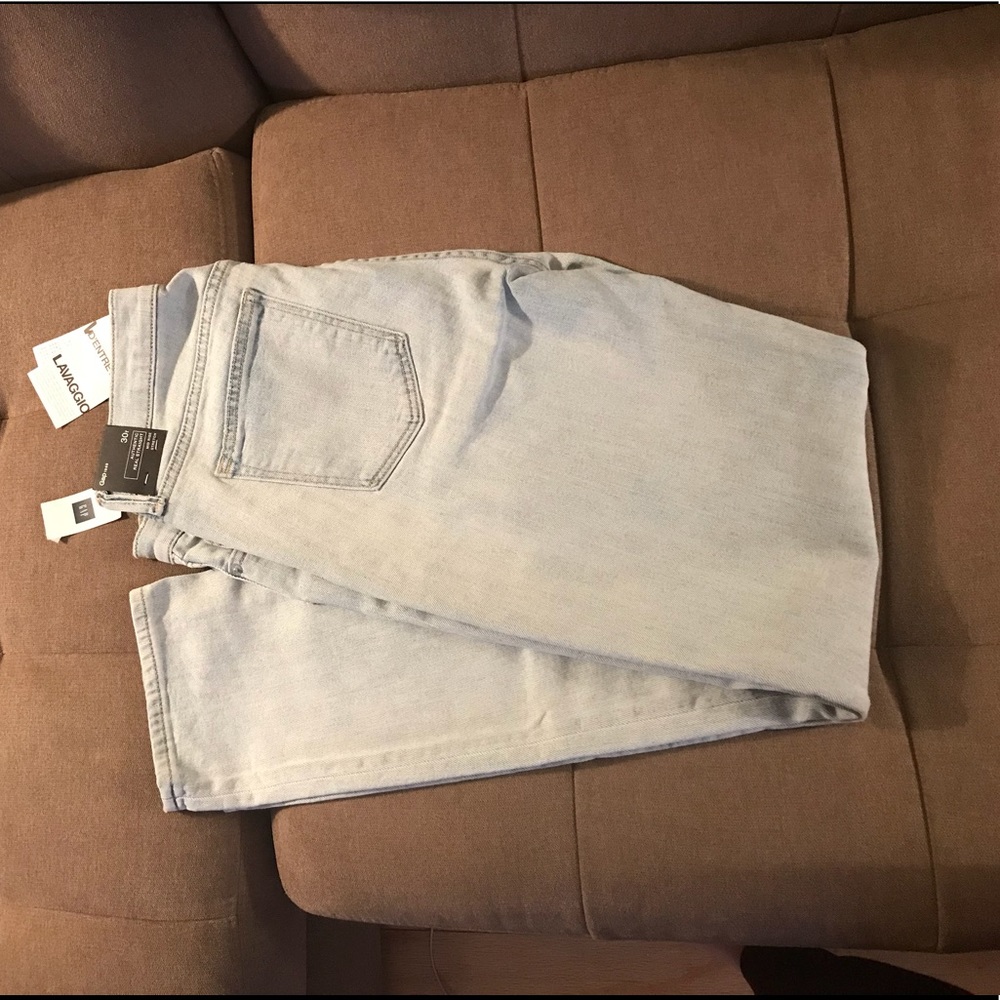 BNWT Gap straight leg light wash jean