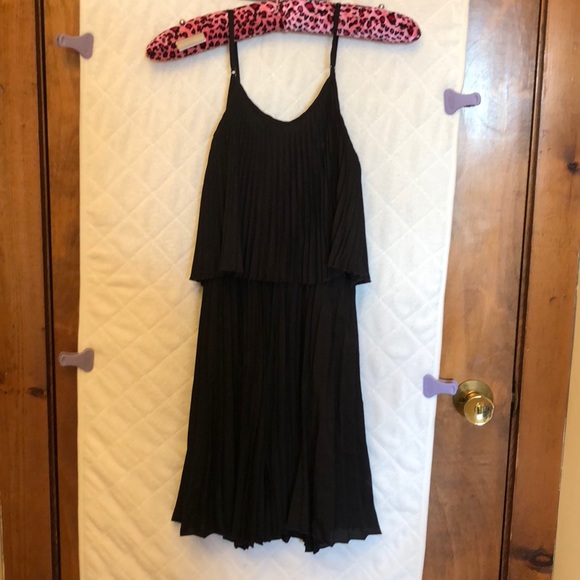 Just Ginger Black Pleated Dress - Picture 4 of 5