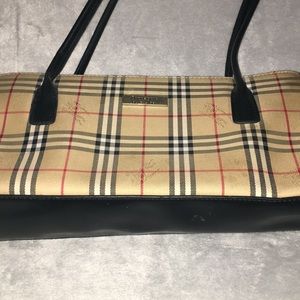 Burberry purse