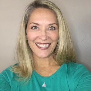 Meet your Posher, Laurie