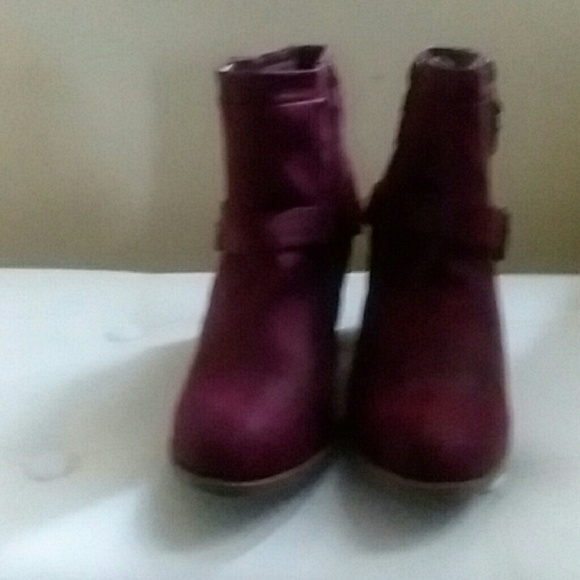 ShoeDazzle Shoes - ShoeDazzle Ankle Booties, Size 9,  Burgundy