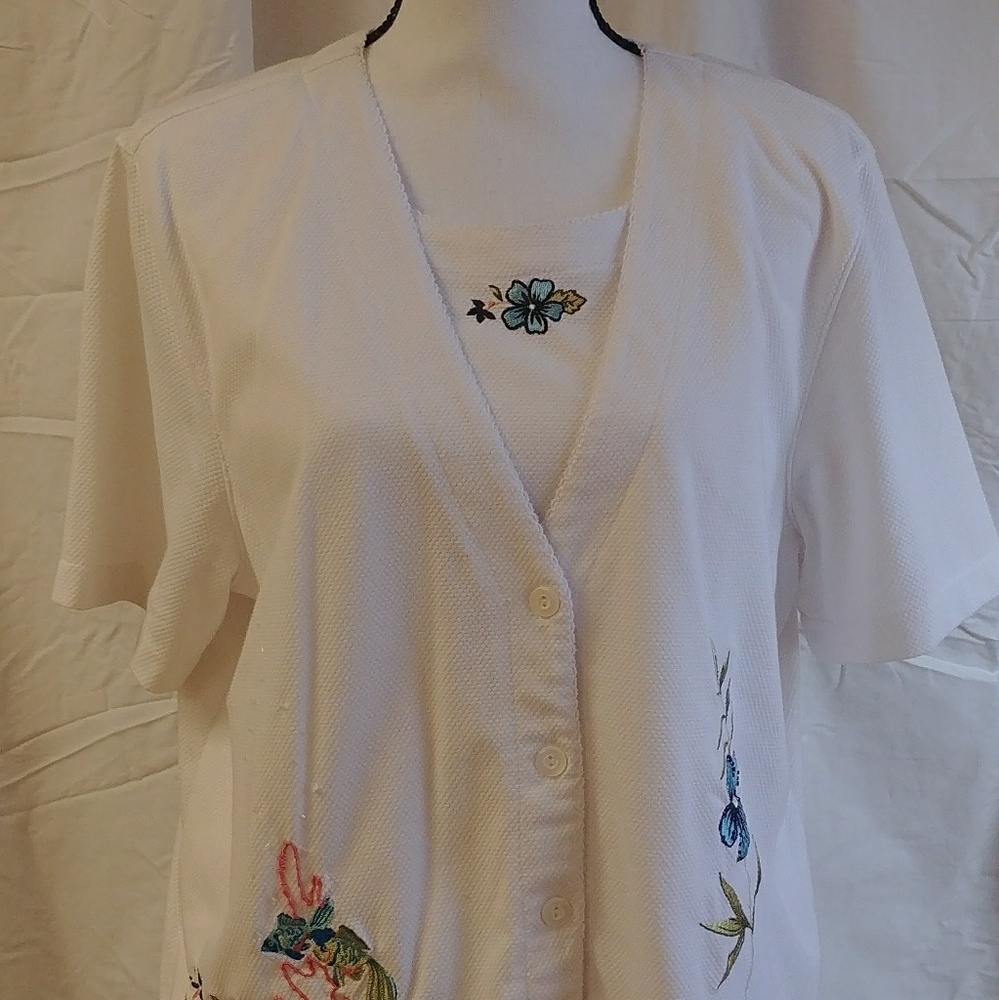 L Alfred Dunner white women's layered shirt