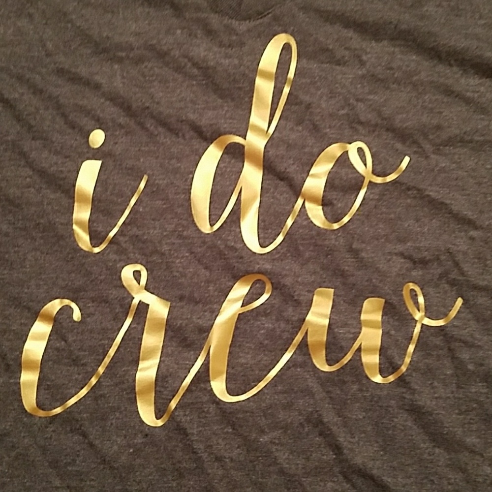 I do crew (bridal party ) V neck tee