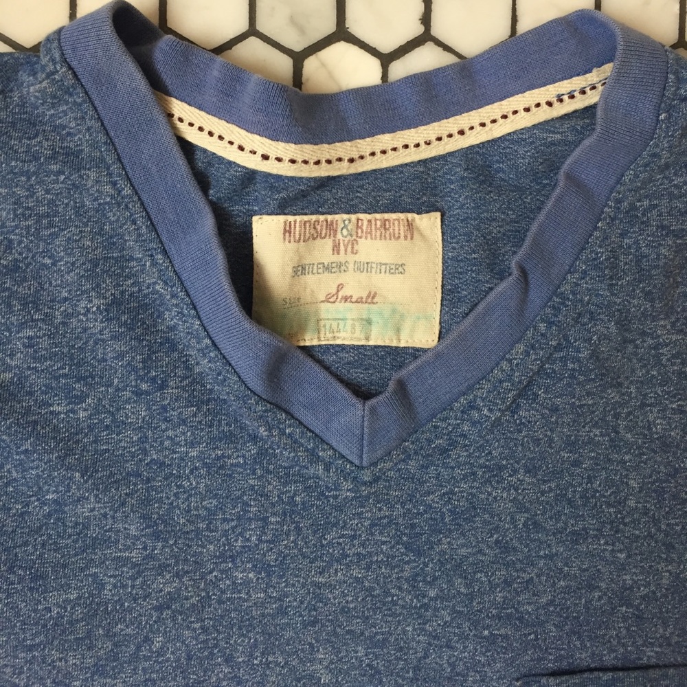V-neck tee - Picture 2 of 2