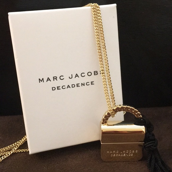 marc jacobs decadence necklace