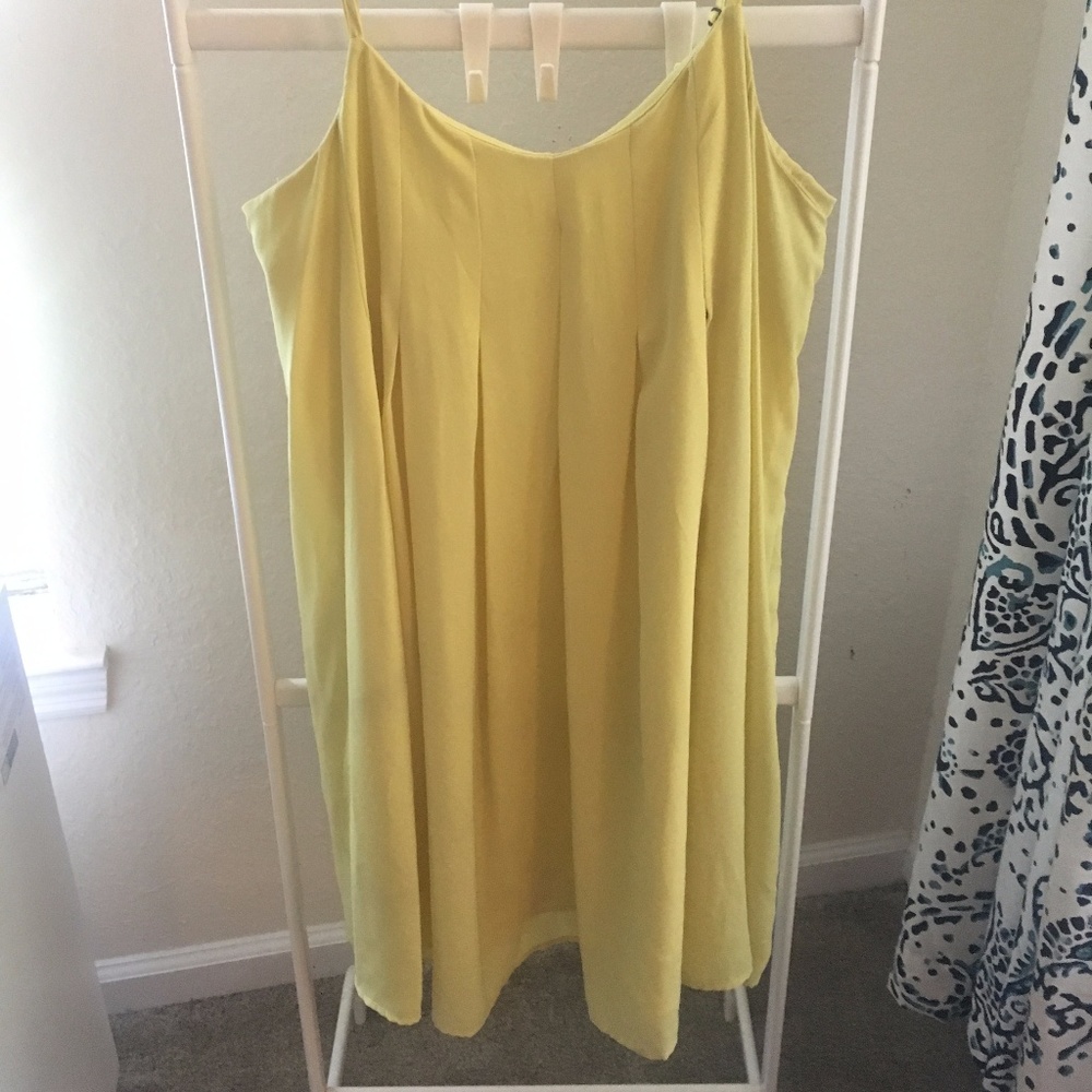 🌷Flowy One Clothing Yellow Dress