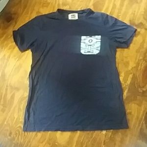 Men's patterned pocket tee