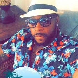 Meet your Posher, Louis