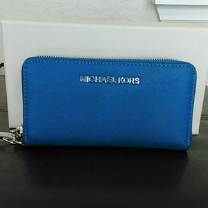 NWT MICHAEL KORS wristlet cellphone blue saffiano