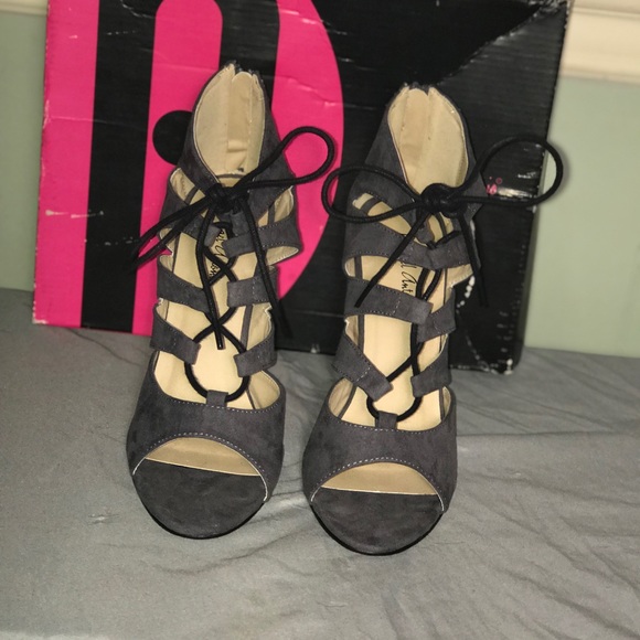 Never worn Michael Antonio Grey tie up shoes - Picture 2 of 5