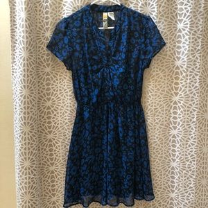 Flowy dress with blue birds size M